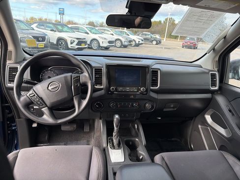 Used 2022 Nissan Frontier SV image 15