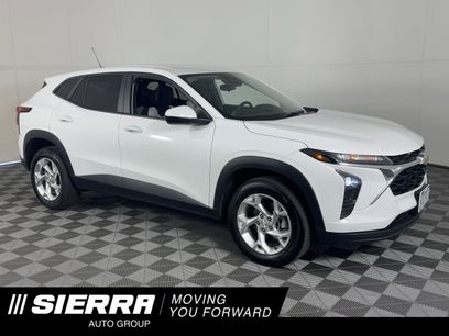 Used 2024 Chevrolet Trax LS w/ LS Convenience Package