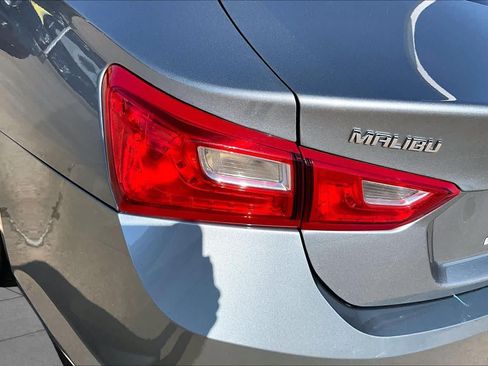 Used 2023 Chevrolet Malibu LT FWD image 26