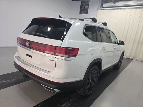 Used 2024 Volkswagen Atlas SEL image 2