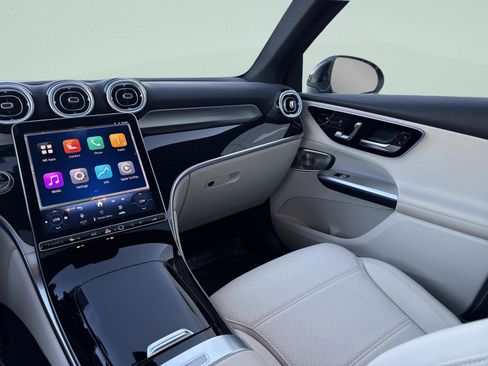 Certified 2025 Mercedes-Benz GLC 300 GLC 300 image 40