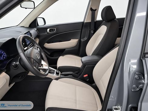 Used 2021 Hyundai Venue SEL w/ Cargo Package FWD image 7