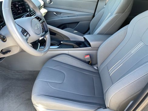 Certified 2025 Hyundai Elantra Sport image 16