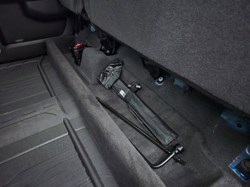 Used 2022 Chevrolet Silverado 1500 LTZ w/ LTZ Premium Package image 39