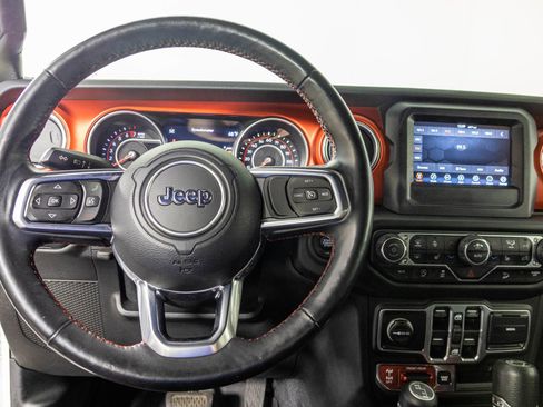 Used 2018 Jeep Wrangler Unlimited Rubicon w/ Cold Weather Group AWD/4WD image 29