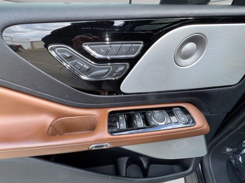 Used 2020 Lincoln Aviator Reserve w/ Equipment Group 201A image 15