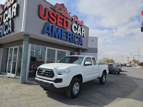Used 2020 Toyota Tacoma SR image 1