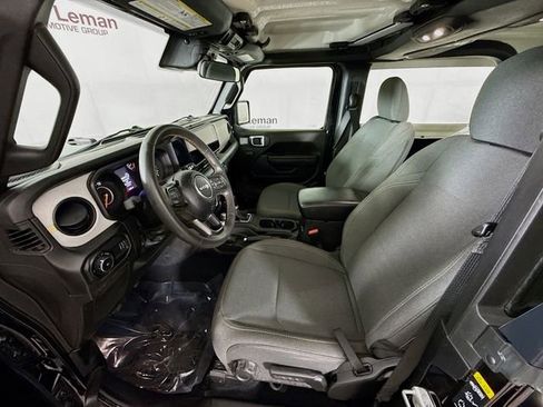 Used 2024 Jeep Wrangler Sport S image 19