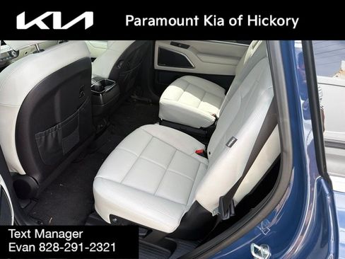 Used 2025 Kia Telluride SX w/ SX Captain's Chair Package AWD/4WD image 4