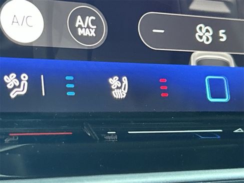 New 2025 Volkswagen ID. Buzz Pro S image 33