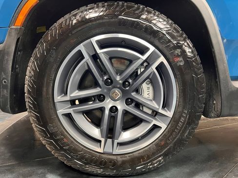 Used 2025 Rivian R1T Adventure AWD/4WD image 24