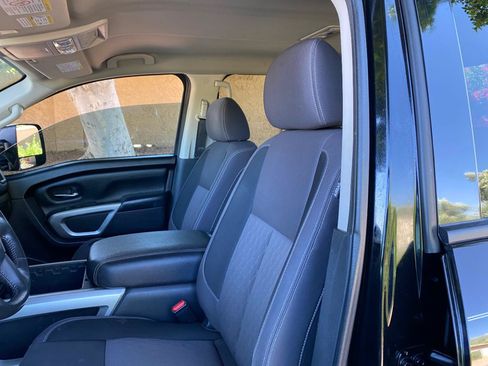 Used 2024 Nissan Titan SV w/ SV Convenience Package AWD/4WD image 22