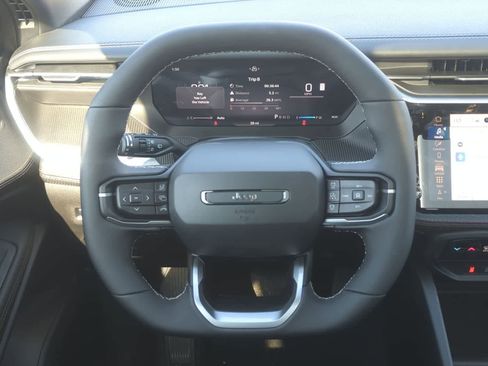 New 2026 Jeep Cherokee Overland image 24