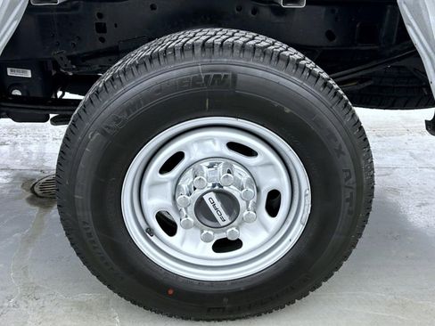 Used 2025 Ford F250 XL w/ XL Chrome Package image 18