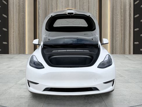 Used 2024 Tesla Model Y Long Range AWD/4WD image 21