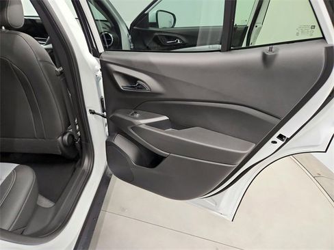 New 2026 Chevrolet Trax LT w/ Driver Confidence Package image 34