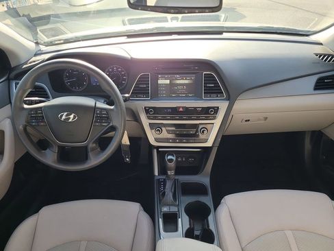 Used 2016 Hyundai Sonata SE image 2