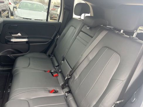 Used 2024 Mercedes-Benz EQB 300 4MATIC image 8