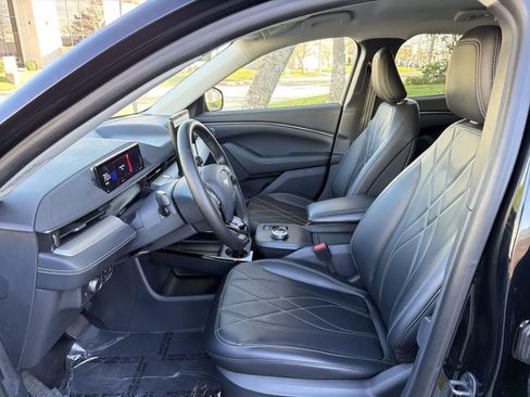 Used 2022 Ford Mustang Mach-E Select image 22