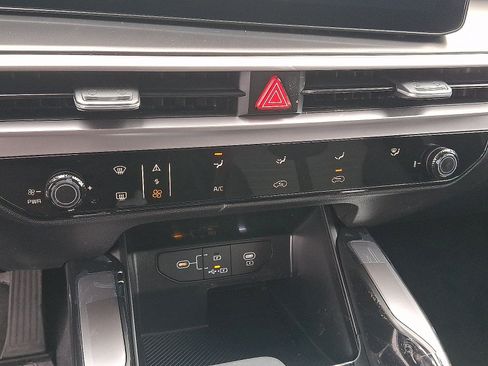 New 2026 Kia Sorento LX FWD image 12