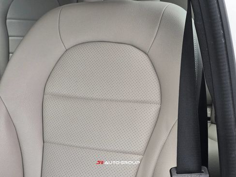 Used 2019 Mercedes-Benz C 300 4MATIC Sedan image 44