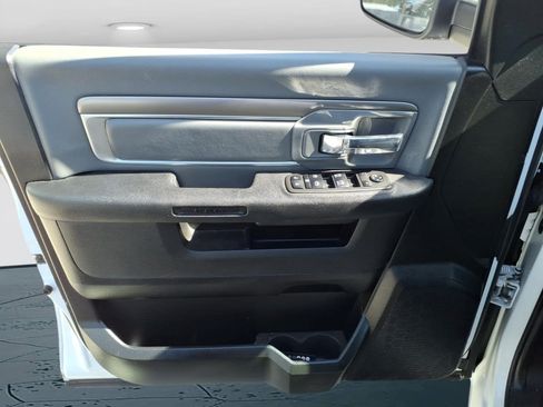 Used 2021 RAM 1500 Classic SLT AWD/4WD image 12