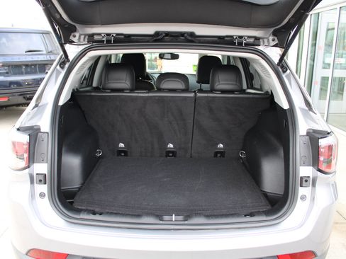 Used 2019 Jeep Compass Latitude w/ Popular Equipment Group image 34