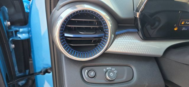New 2026 Chevrolet Trax LT w/ Driver Confidence Package FWD image 16