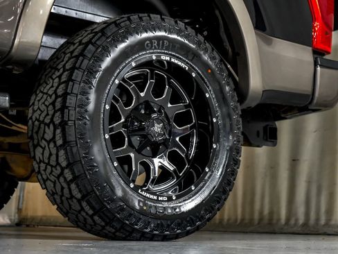 Used 2020 Ford F350 Lariat w/ Lariat Ultimate Package image 56