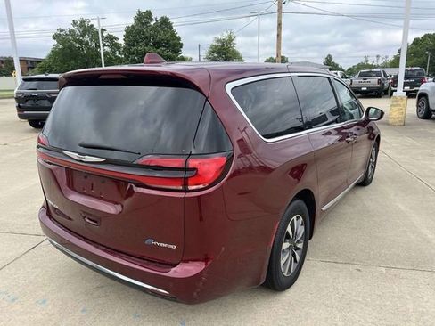 Used 2022 Chrysler Pacifica Limited FWD image 5