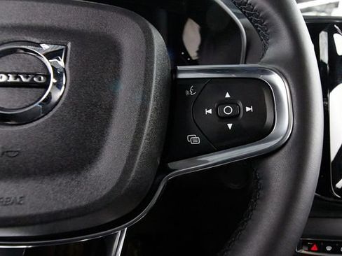 Certified 2023 Volvo C40 P8 Recharge Ultimate w/ Protection Package Premier AWD/4WD image 16