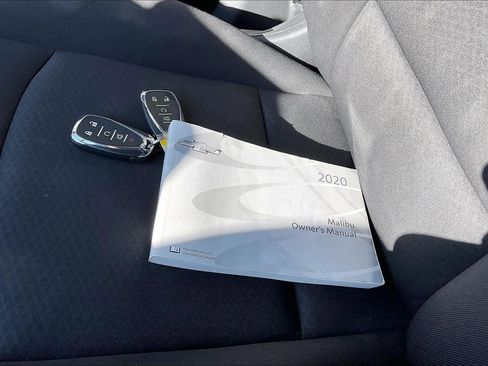 Used 2020 Chevrolet Malibu LT image 12