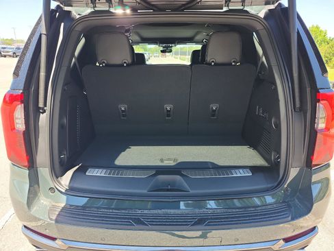 New 2026 GMC Yukon AT4 w/ AT4 Premium Package AWD/4WD image 8