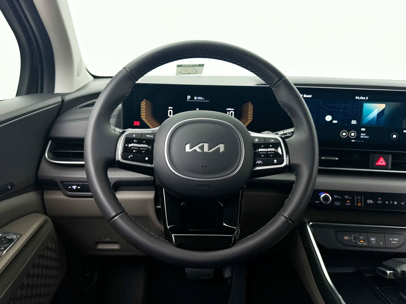 Used 2026 Kia Carnival EX FWD image 4
