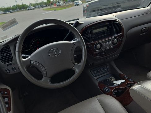 Used 2006 Toyota Sequoia Limited w/ Luxury Pkg AWD/4WD image 6
