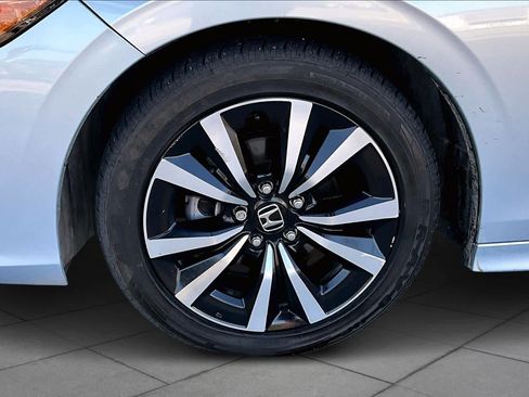 Certified 2022 Honda Civic EX image 9