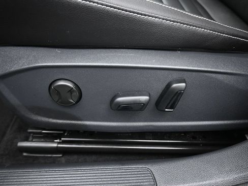 Used 2024 Volkswagen Jetta SE FWD image 13