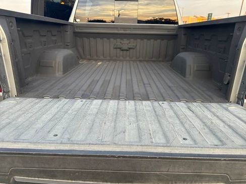 Used 2019 Chevrolet Silverado 1500 LTZ w/ LTZ Premium Package image 23