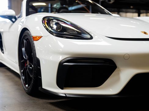 Used 2021 Porsche 718 Boxster Spyder image 16