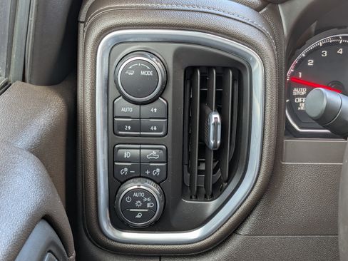 Certified 2021 Chevrolet Silverado 1500 LTZ AWD/4WD image 26