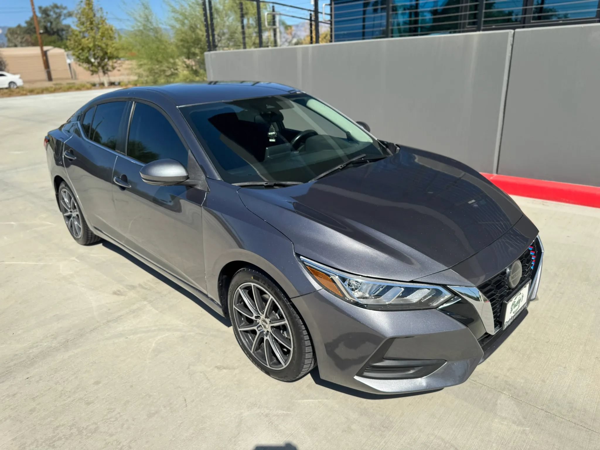 Used 2020 Nissan Sentra SV FWD image 2