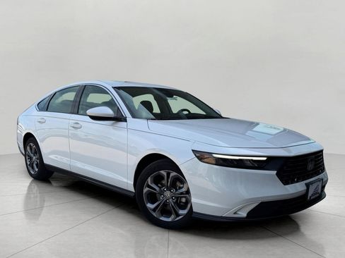 Used 2023 Honda Accord EX image 1