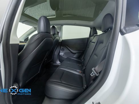 Used 2022 Tesla Model Y Performance AWD/4WD image 25