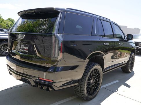Used 2026 Cadillac Escalade V w/ LPO, ONYX Package image 6
