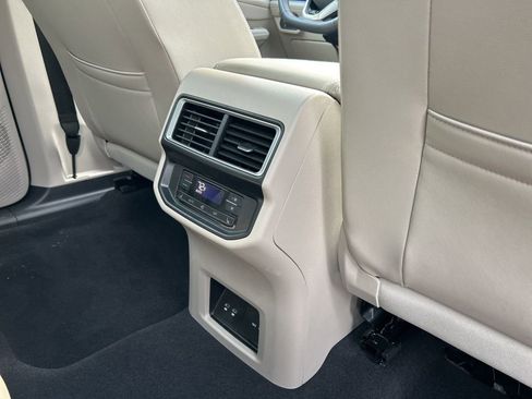 Certified 2025 Volkswagen Atlas SEL Premium R-Line image 52