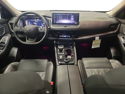 New 2025 Nissan Rogue Platinum w/ Tech Package image 9