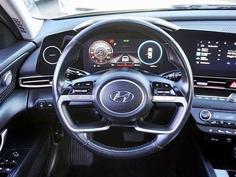 Used 2023 Hyundai Elantra Limited FWD image 19