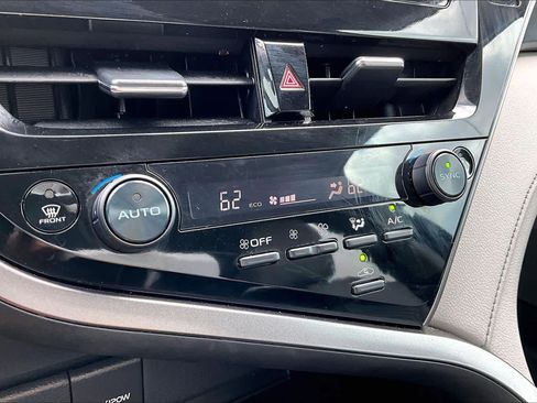 Used 2023 Toyota Camry SE image 33