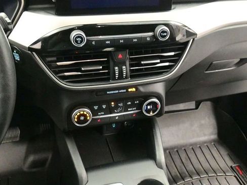 Used 2020 Ford Escape SEL image 15