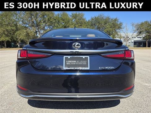Used 2024 Lexus ES 300h Ultra Luxury image 4